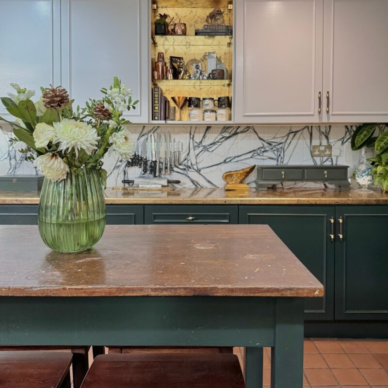 CIRCA Handles Featured in Bland Design's Stunning Kitchen Transformation - meraki.