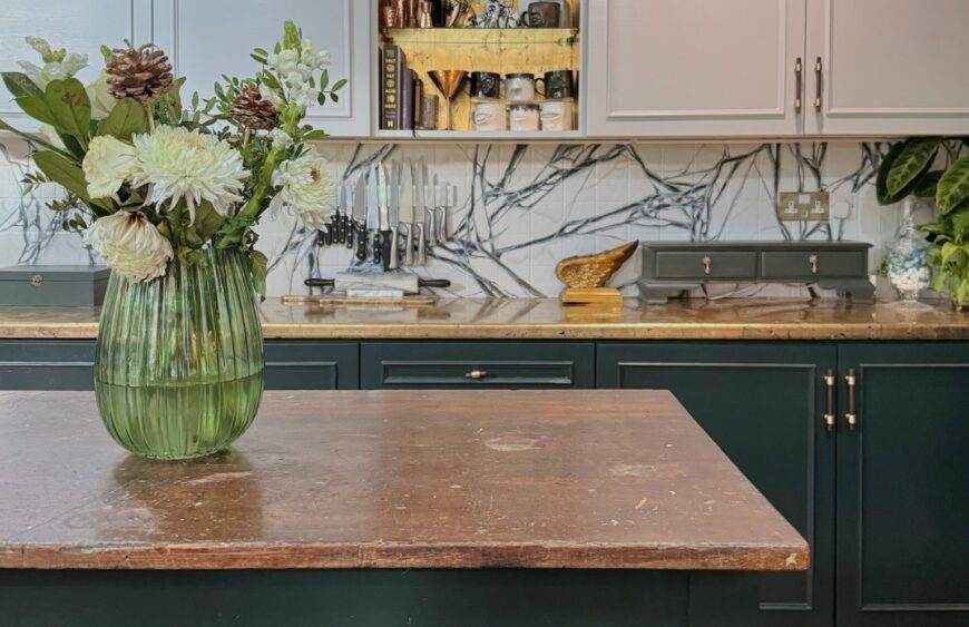 Les poignées CIRCA mises en vedette dans la superbe transformation de cuisine réalisée par Bland Design - meraki.