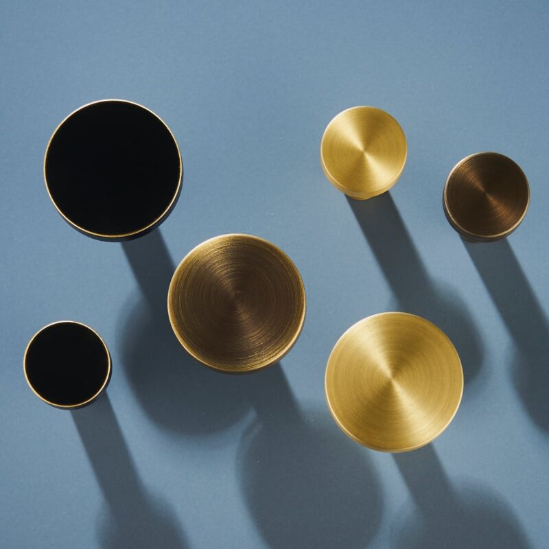 BRAZE Kreisförmige Messingknöpfe