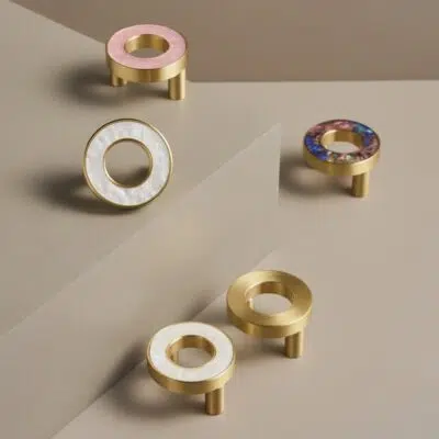 Tirador ALBA de latón macizo y acrílico