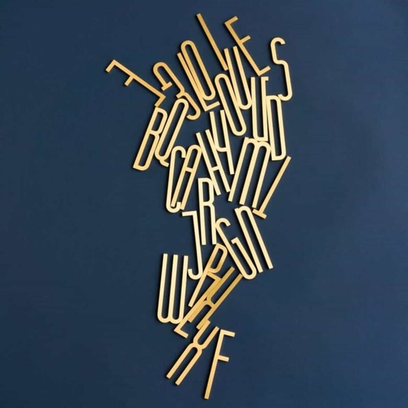 AMYTHUS Satin-Buchstaben aus massivem Messing