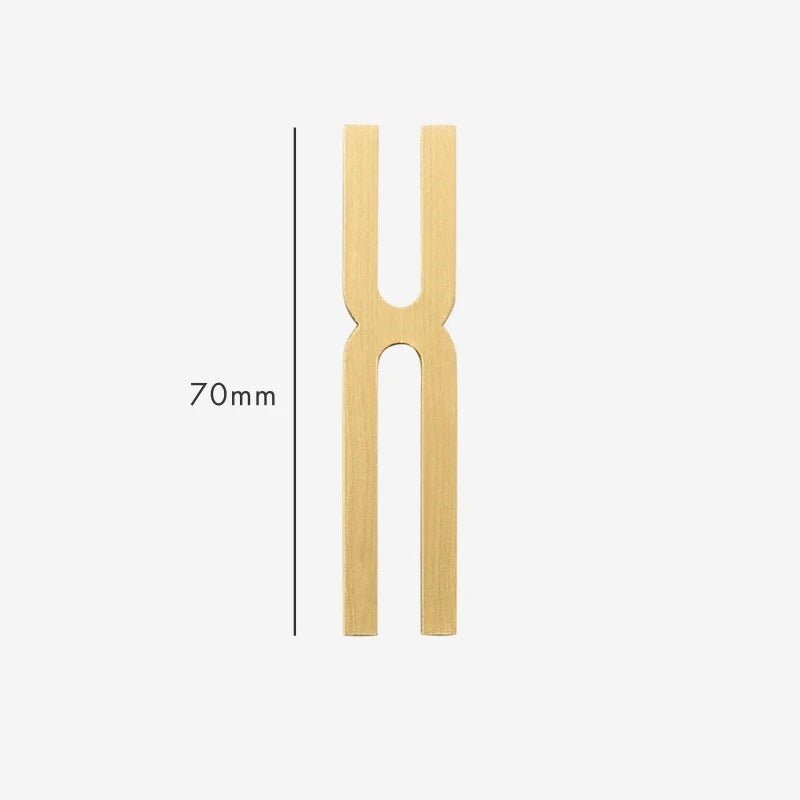 AMYTHUS Satin-Buchstaben aus massivem Messing