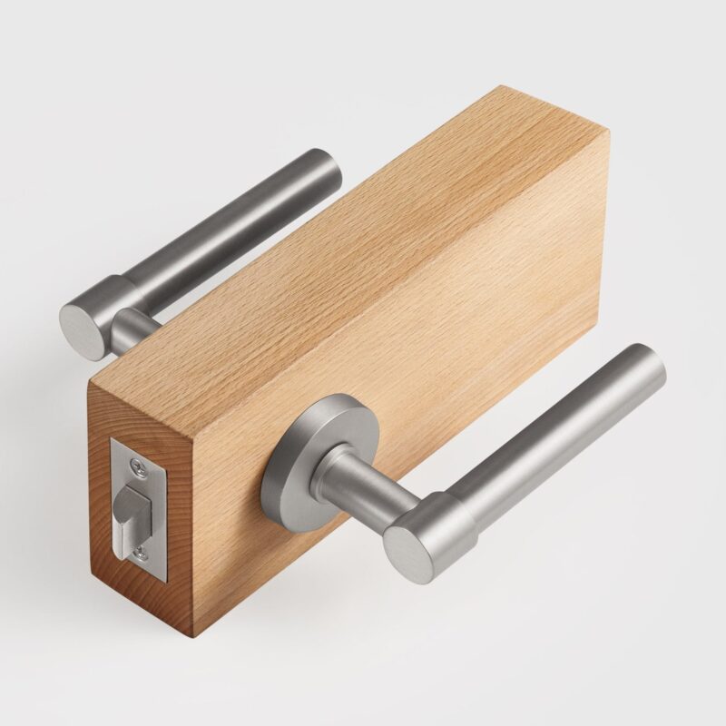 Maniglia per porta in ottone massiccio ARIS 15 Maniglia a leva in ottone massiccio ARIS