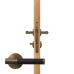 BEETHAM Manillones de latón macizo y cuero en latón antiguo