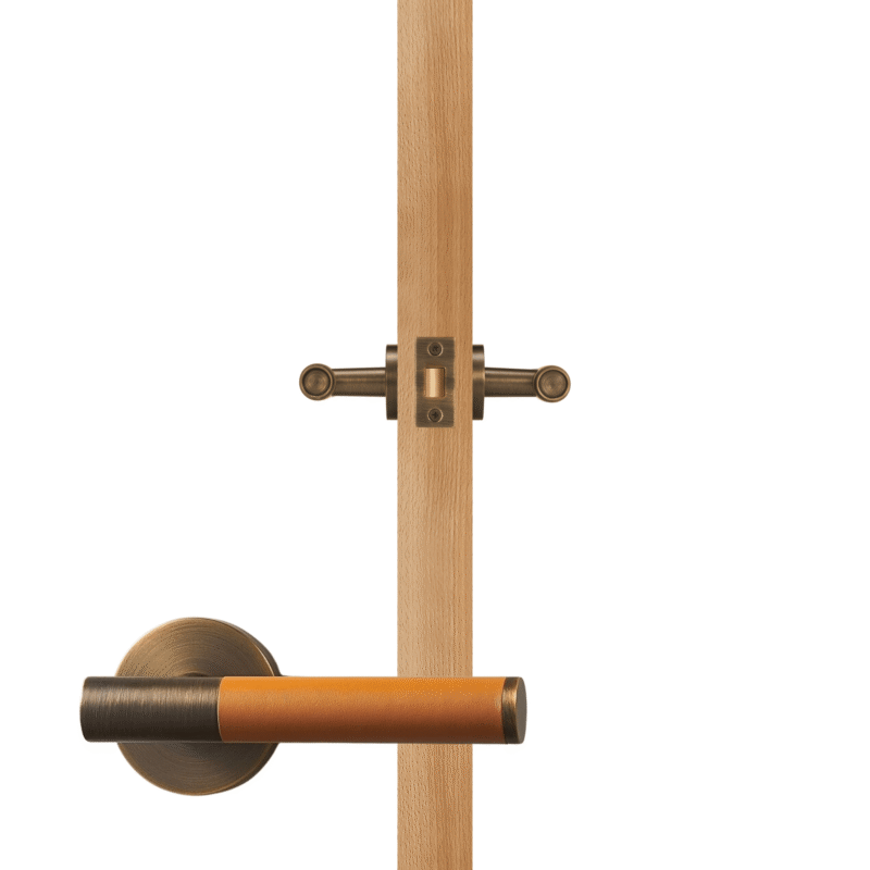 BEETHAM Manillones de latón macizo y cuero en latón antiguo