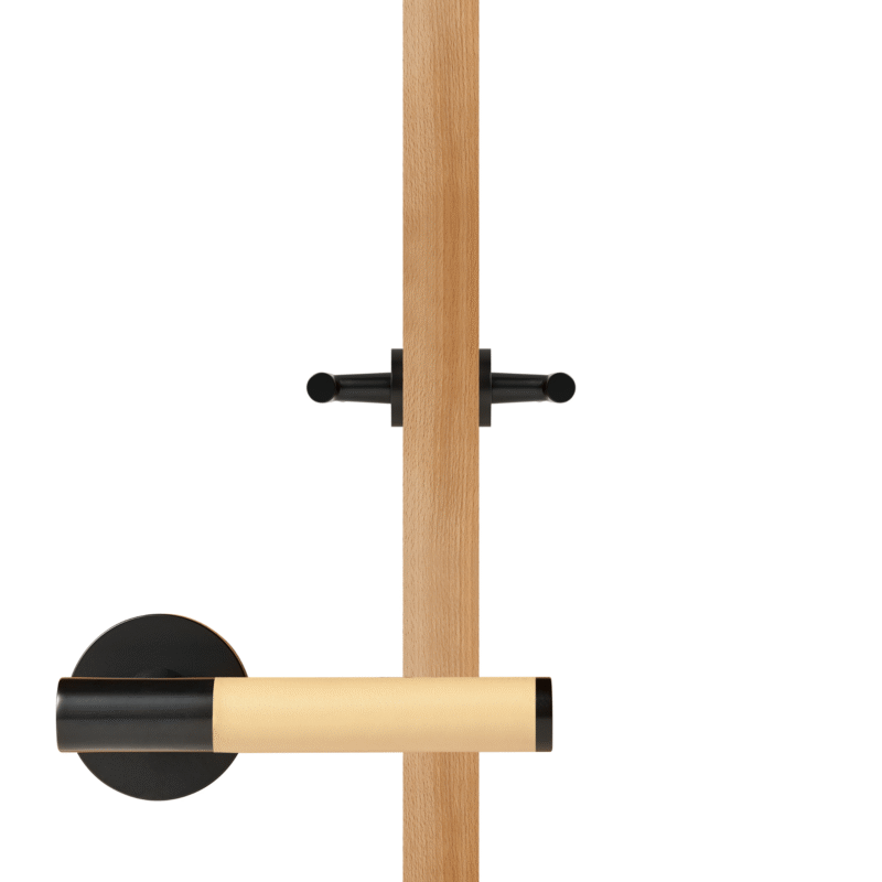 BEETHAM Massief messing en lederen deurkrukken in matzwart 26 BEETHAM massief messing en lederen deurkrukken in matzwart