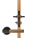 BEETHAM massief messing en lederen deurkrukken in matzwart