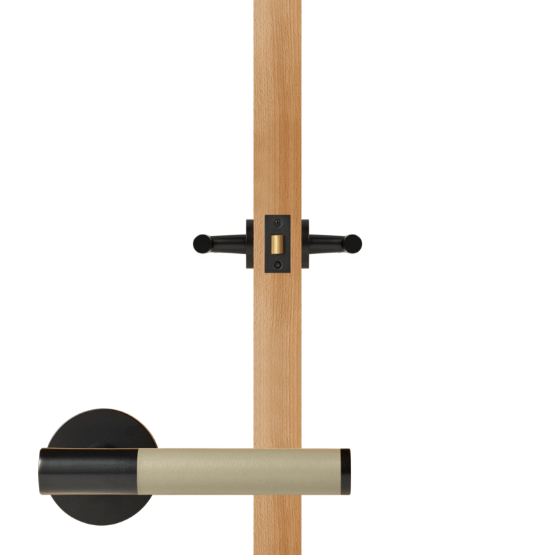 BEETHAM Massief messing en lederen deurkrukken in matzwart 33 BEETHAM massief messing en lederen deurkrukken in matzwart