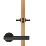 BEETHAM massief messing en lederen deurkrukken in matzwart