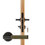 BEETHAM massief messing en lederen deurkrukken in matzwart