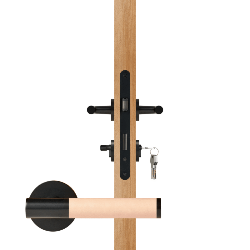 BEETHAM Massief messing en lederen deurkrukken in matzwart 25 BEETHAM massief messing en lederen deurkrukken in matzwart