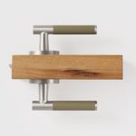 BEETHAM Massief messing en lederen deurkrukken in satijnnikkel