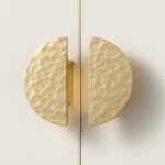 Tiradores de media luna de latón macizo BULET