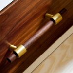 CIRCA Noce e maniglie in ottone massiccio