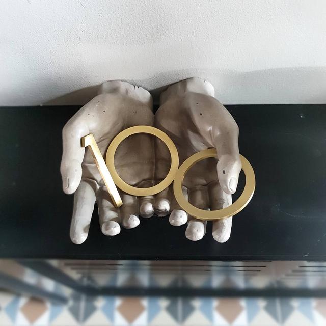 DEKO Hausnummern aus massivem Messing 4 DEKO Hausnummern aus massivem Messing