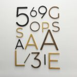 Personnages EZRA en laiton satiné