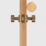 FERN Bouton de porte en laiton massif et cuir - Laiton antique