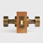 FERN Bouton de porte en laiton massif et cuir - Laiton antique