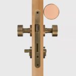 FERN Bouton de porte en laiton massif et cuir - Laiton antique