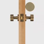 FERN Bouton de porte en laiton massif et cuir - Laiton antique