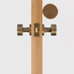 FERN Bouton de porte en laiton massif et cuir - Laiton antique