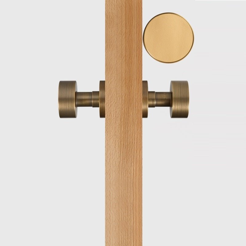 FERN Bouton de porte en laiton massif et cuir - Laiton antique