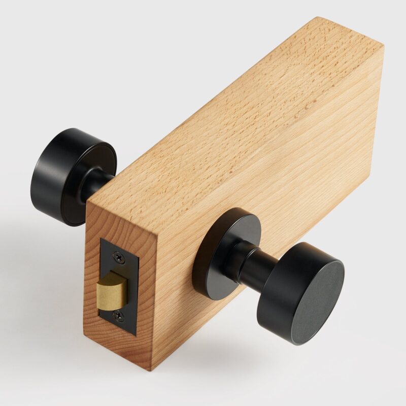 FERN Massief messing en lederen deurknop – Mat zwart 6 FERN Massief messing en lederen deurknop – Mat zwart