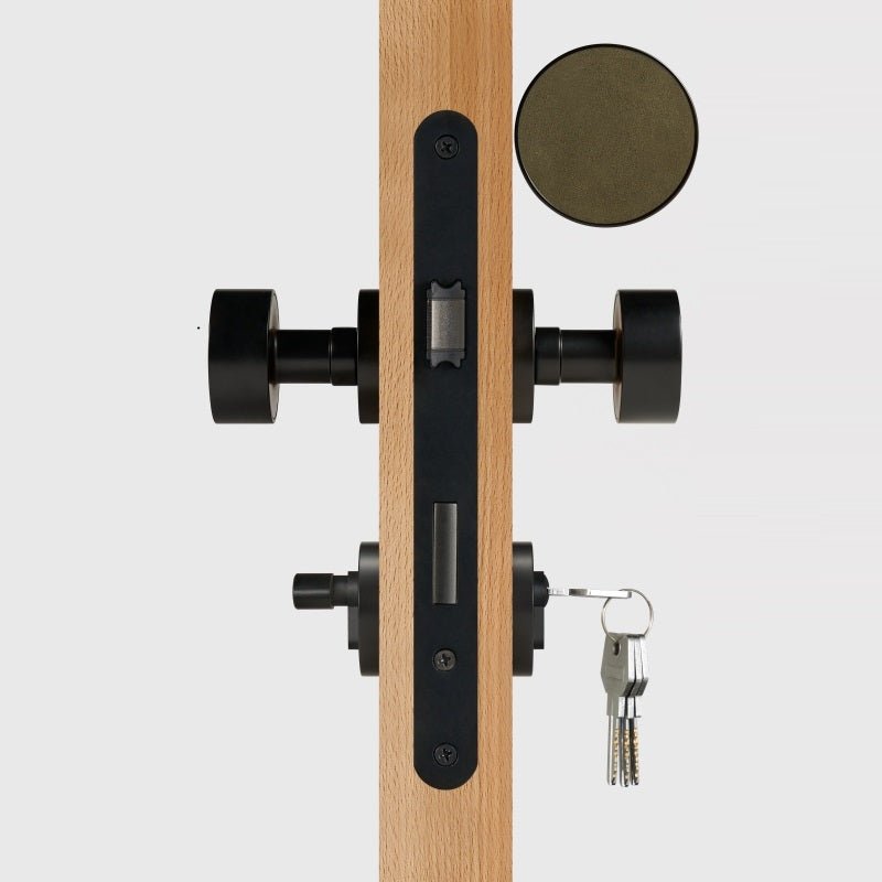 FERN Massief messing en lederen deurknop – Mat zwart 50 FERN Massief messing en lederen deurknop – Mat zwart