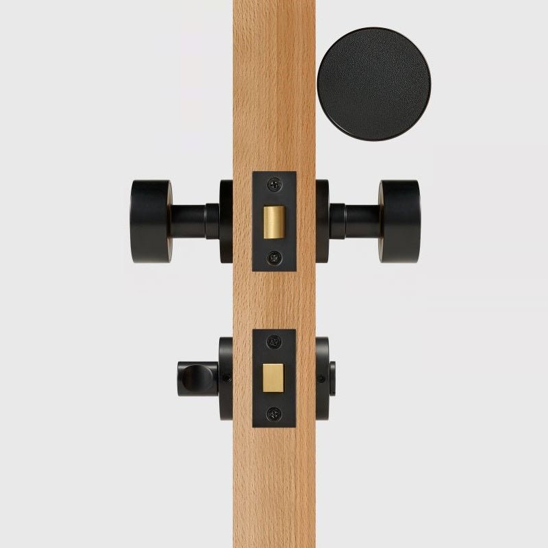 FERN Massief messing en lederen deurknop – Mat zwart 54 FERN Massief messing en lederen deurknop – Mat zwart