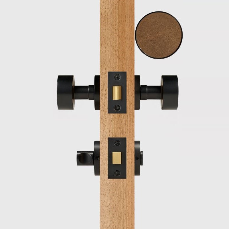 FERN Massief messing en lederen deurknop – Mat zwart 42 FERN Massief messing en lederen deurknop – Mat zwart