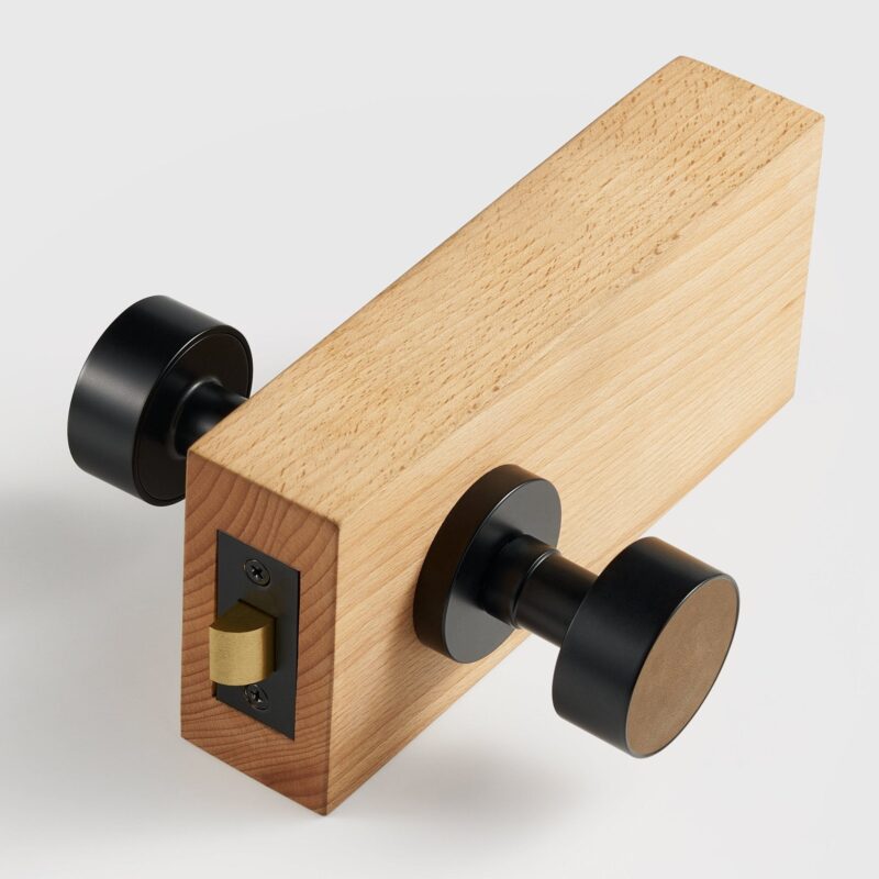 FERN Massief messing en lederen deurknop – Mat zwart 4 FERN Massief messing en lederen deurknop – Mat zwart