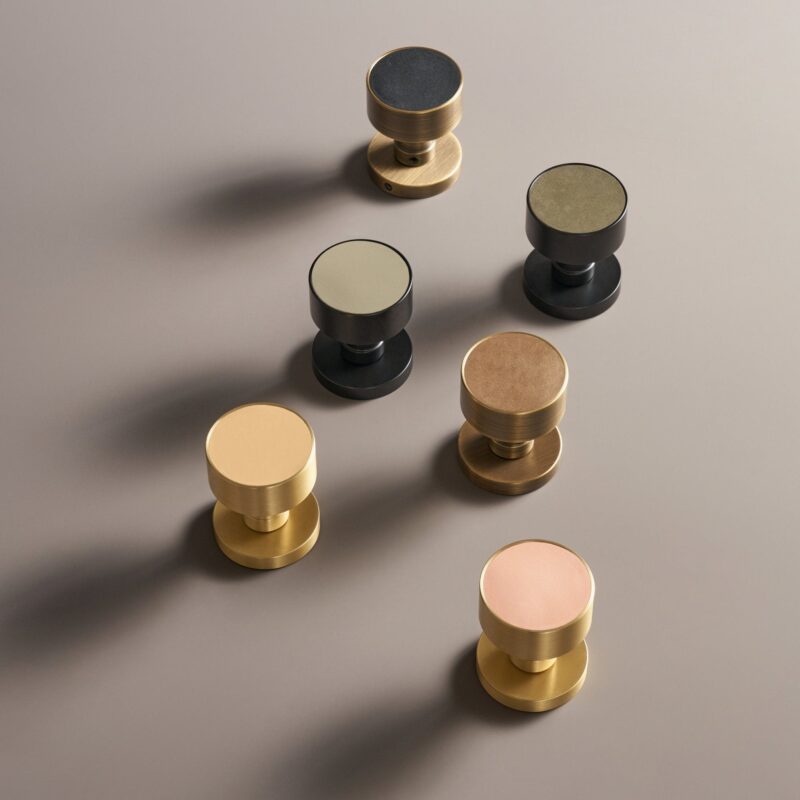 FERN Bouton de porte en laiton massif et cuir - Laiton satiné