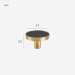 Pomo FERN de latón macizo y cuero