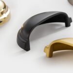 Maniglie a tazza in ottone massiccio HIGHGATE