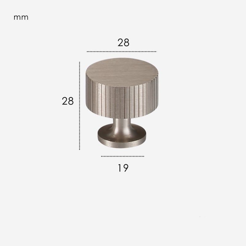 Pomos de latón macizo KANA