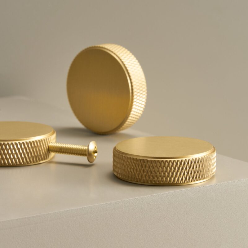 KERMA Pomello in ottone massiccio - Disco 4 Pomello in ottone massiccio KERMA - Disco