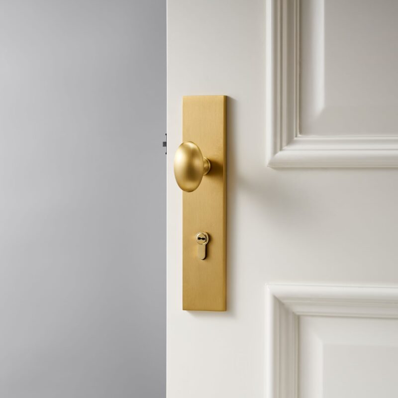 KROM Door Knob with Backplate 4 KROM Door Knob with Backplate