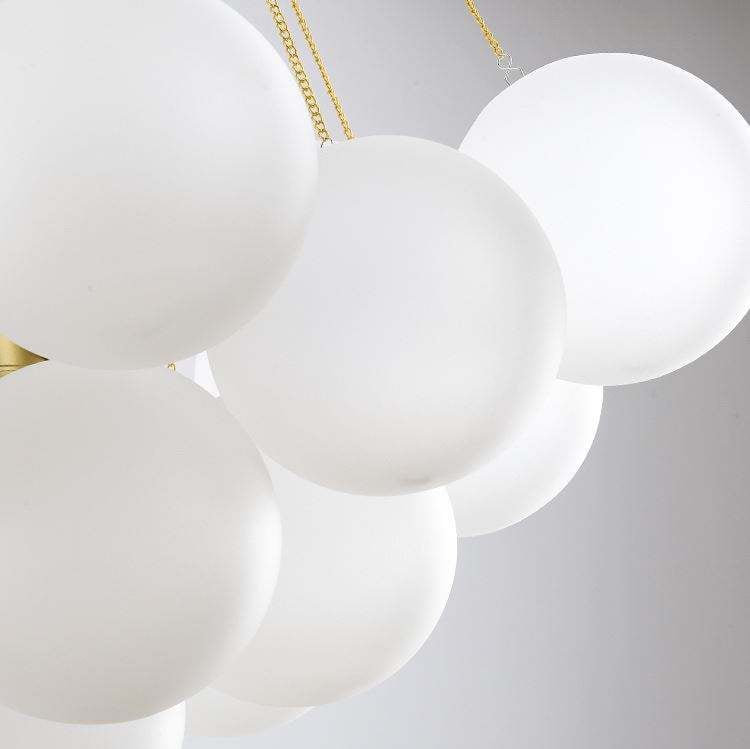 Lámpara de araña de latón KUPLA