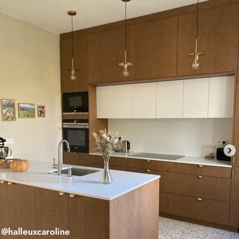 Tirador de puerta curvado de latón macizo LUSTE