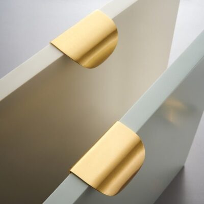 LUSTE Curved Solid Brass Door Pull