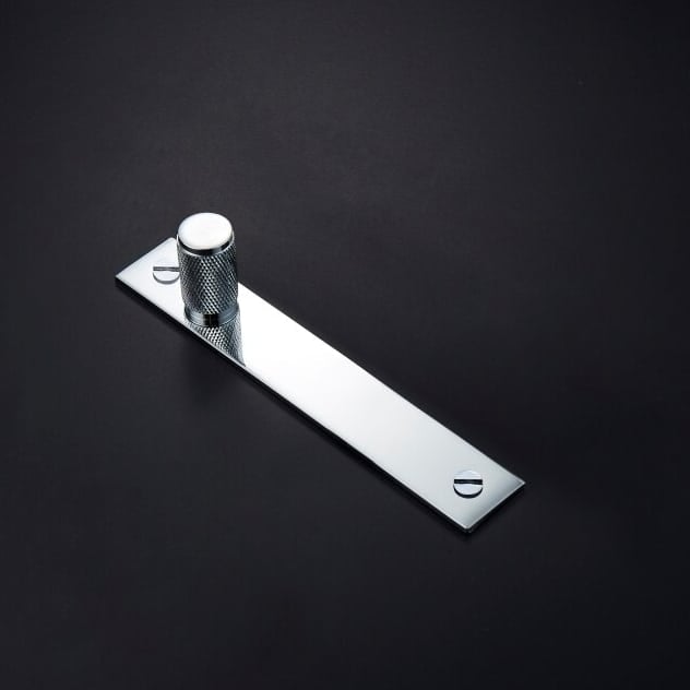 Mango moleteado LUX con placa