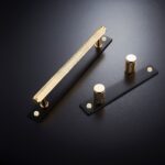 Mango moleteado LUX con placa