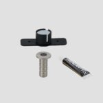 Tope magnético de latón para puertas NEMA (con enchufe antipolvo)