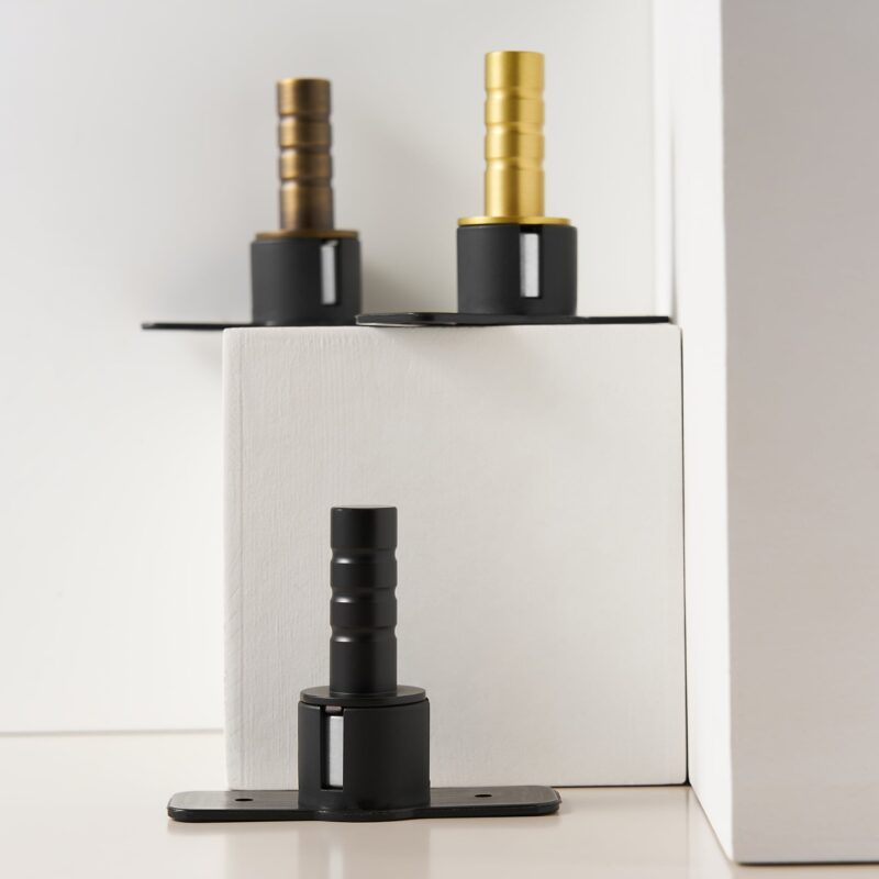 Tope magnético de latón para puertas NEMA (con enchufe antipolvo)