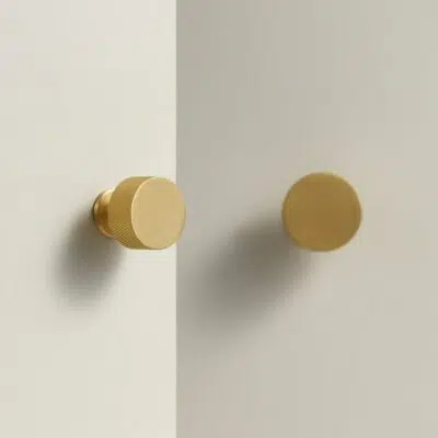 oslo-knurled-brass-handle-meraki-02