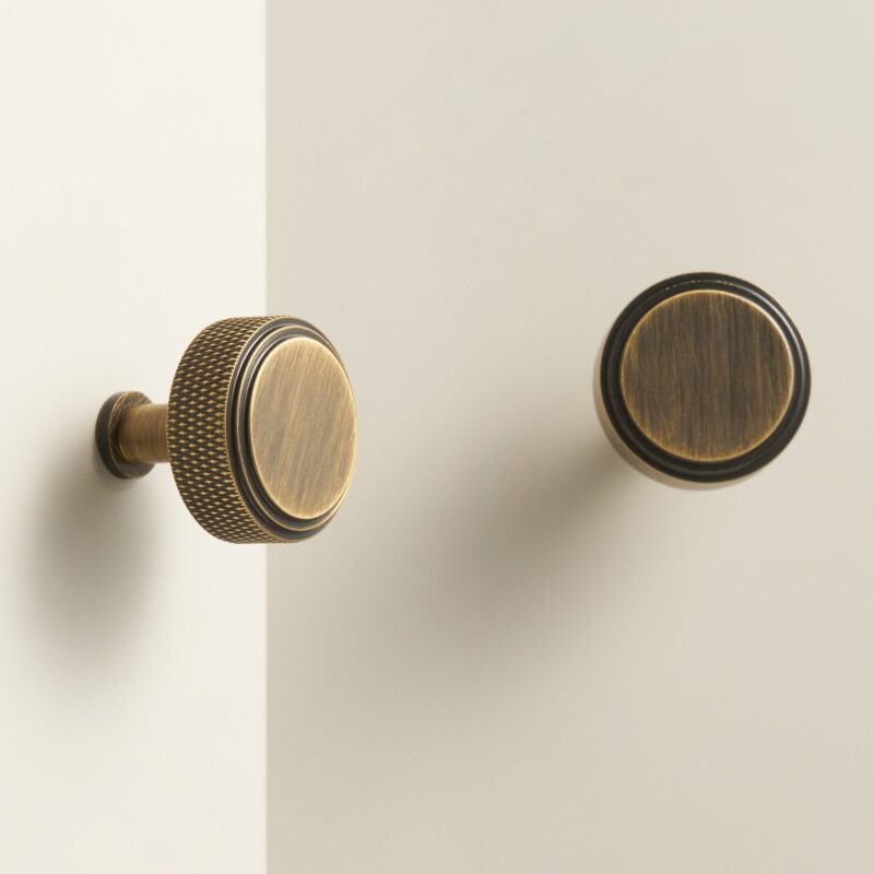 PLAKA Massive Messingknöpfe mit Rändelung