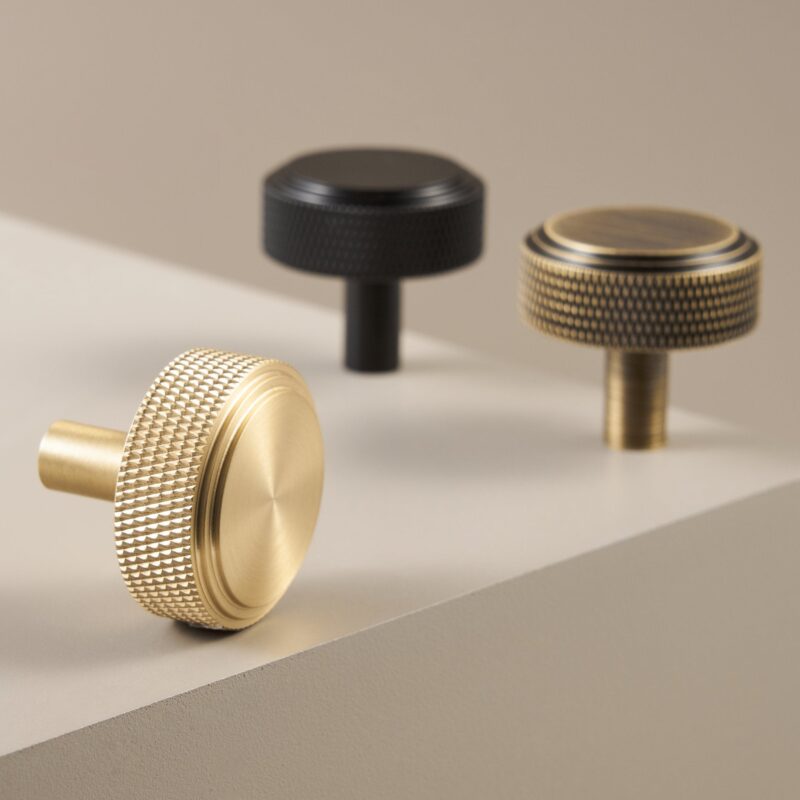 PLAKA Massive Messingknöpfe mit Rändelung