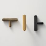 Barras en T moleteadas de latón macizo PLAKA