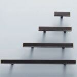 QUADRA Barra a T in ottone massiccio