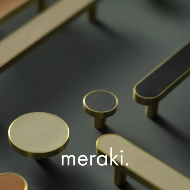 FERN Manija de latón macizo y cuero